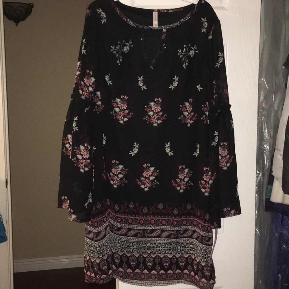 Black patterned dress